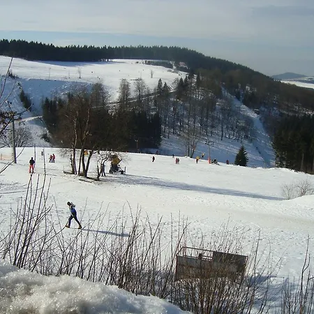Am Skihang Altastenberg 1 Km Zum Skikarusell